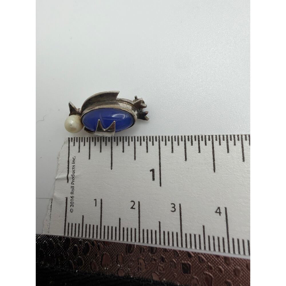 sterling silver penguin carved blue scarab pearl brooch pin WRE - Picture 3 of 4